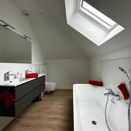 2 Chambres Doubles Avec Salle De Bain Wc Prives